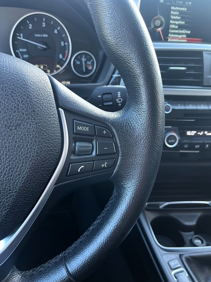 BMW 3203er -  d Luxury Line Navi*Bluetooth*Einparkhilfe hinten*