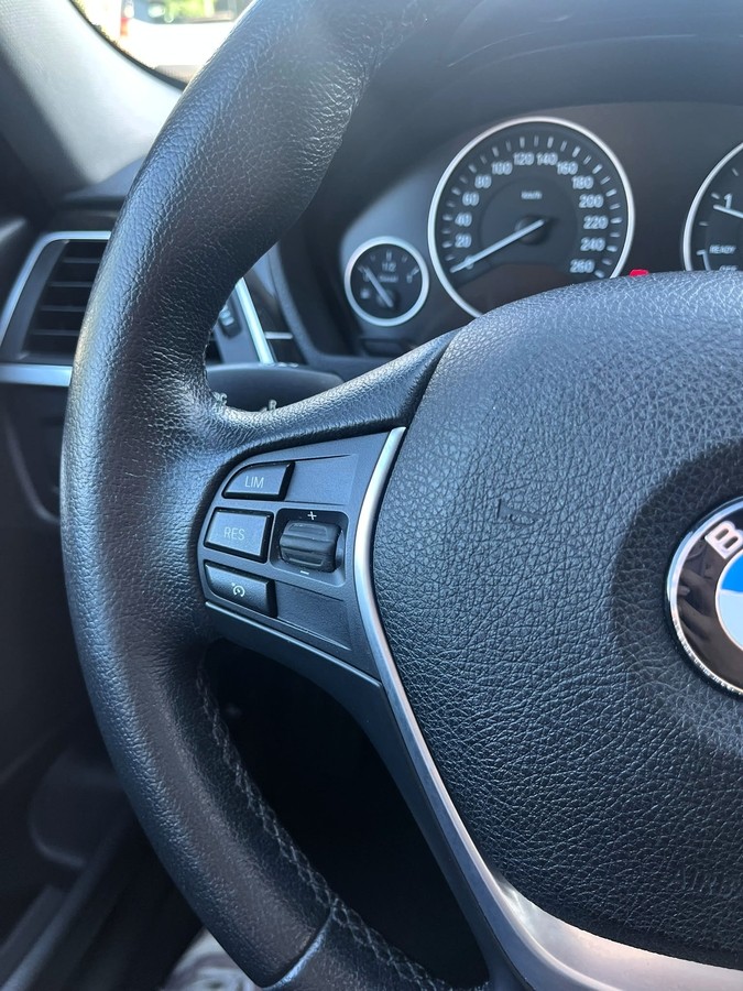 BMW 3203er -  d Luxury Line Navi*Bluetooth*Einparkhilfe hinten*