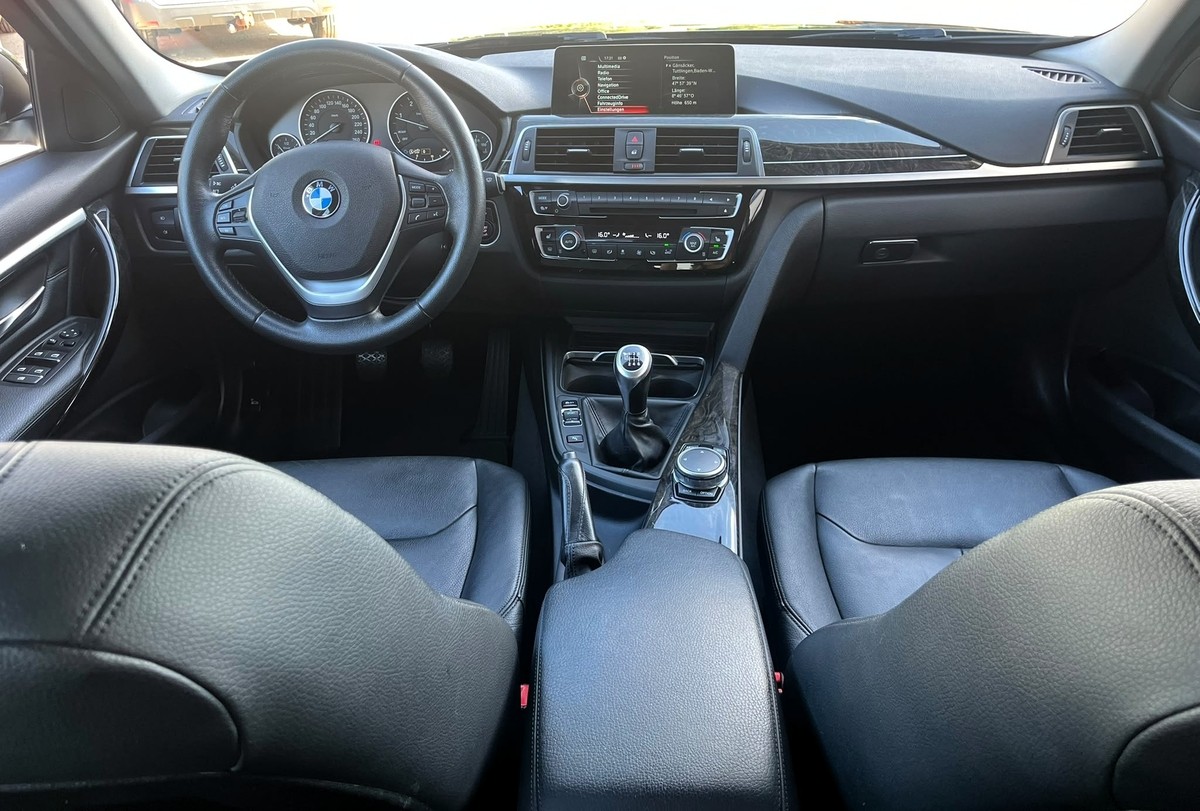 BMW 3203er -  d Luxury Line Navi*Bluetooth*Einparkhilfe hinten*