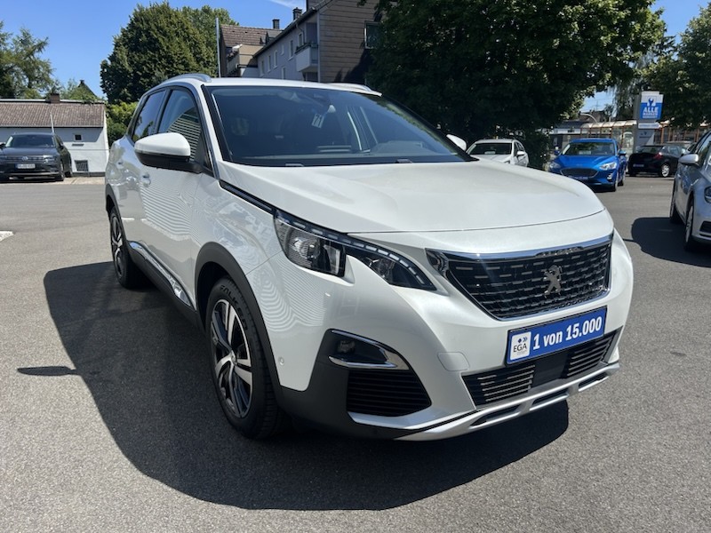 Peugeot 3008 1.5 BlueHDi 130 ALLURE AUTOM*KLIMA*SHZG*NAVI*ALU*R-CAM
