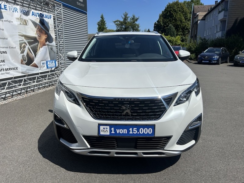 Peugeot 3008 1.5 BlueHDi 130 ALLURE AUTOM*KLIMA*SHZG*NAVI*ALU*R-CAM