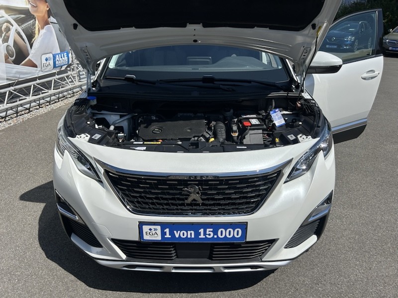 Peugeot 3008 1.5 BlueHDi 130 ALLURE AUTOM*KLIMA*SHZG*NAVI*ALU*R-CAM