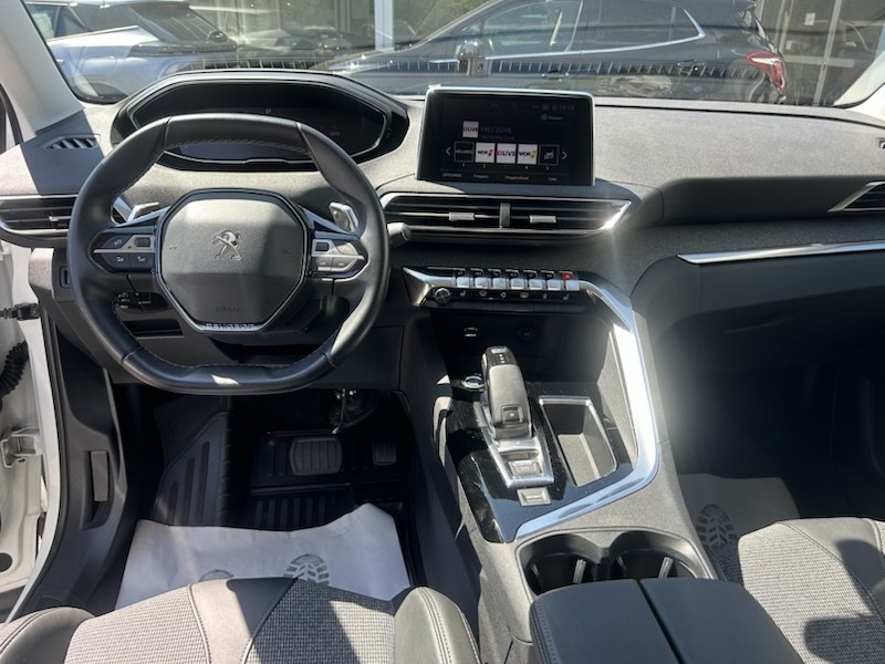 Peugeot 3008 1.5 BlueHDi 130 ALLURE AUTOM*KLIMA*SHZG*NAVI*ALU*R-CAM