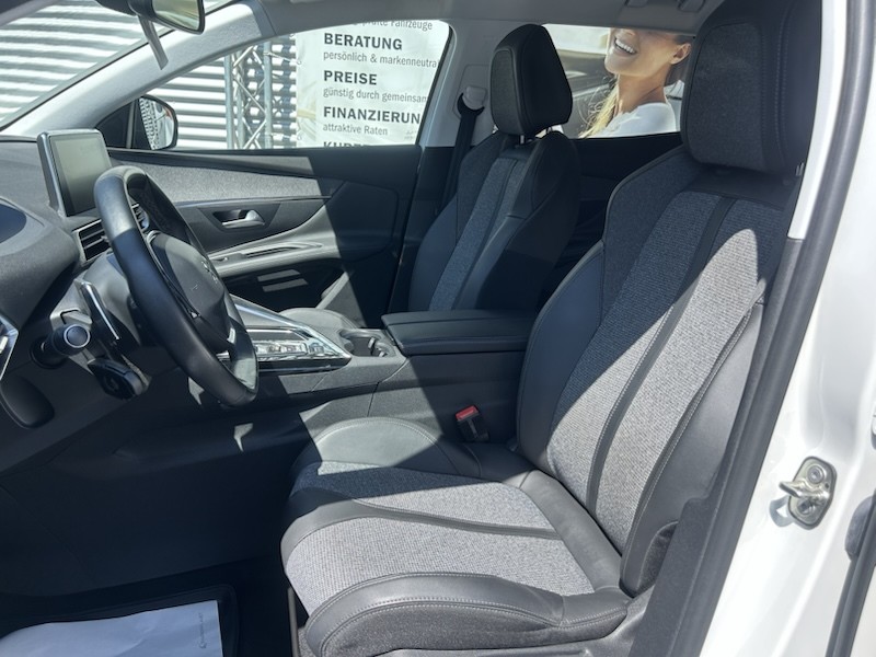 Peugeot 3008 1.5 BlueHDi 130 ALLURE AUTOM*KLIMA*SHZG*NAVI*ALU*R-CAM