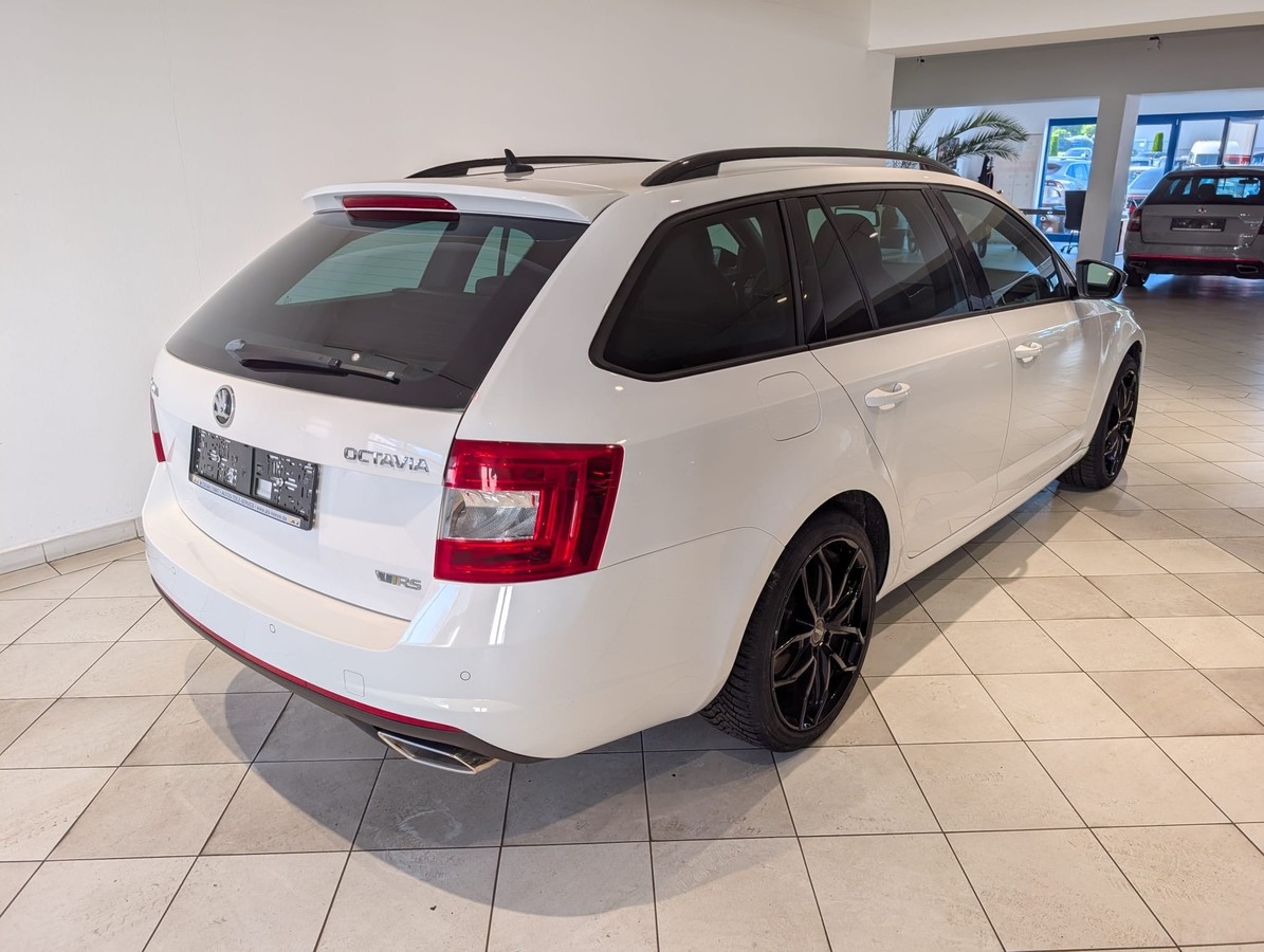 Skoda Octavia Combi 2.0 TDI RS Standheizung NAVI 