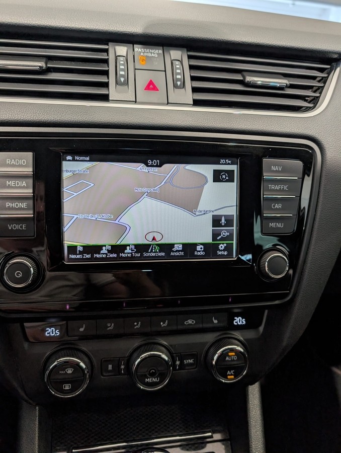 Skoda Octavia Combi 2.0 TDI RS Standheizung NAVI 