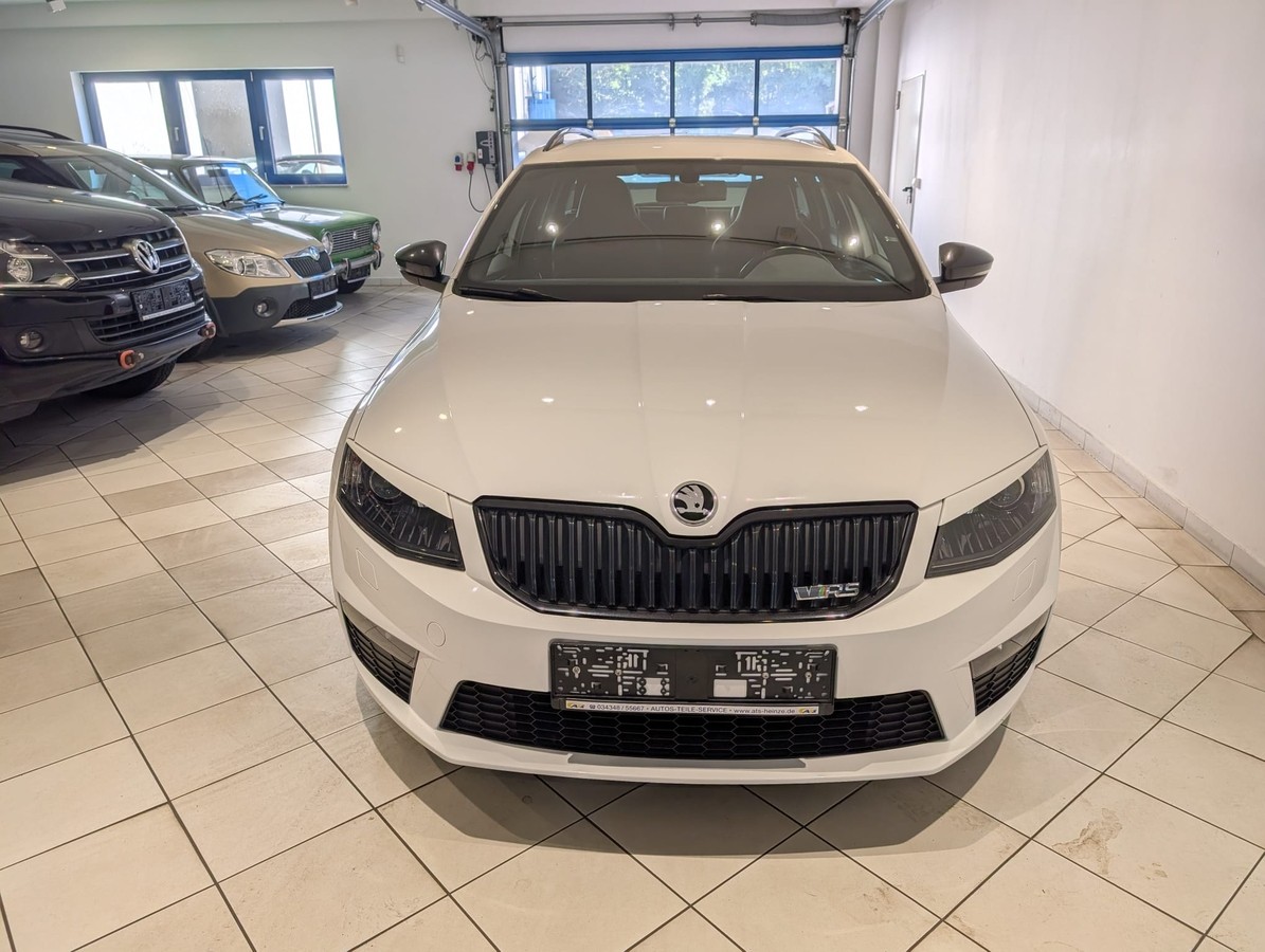 Skoda Octavia Combi 2.0 TDI RS Standheizung NAVI 