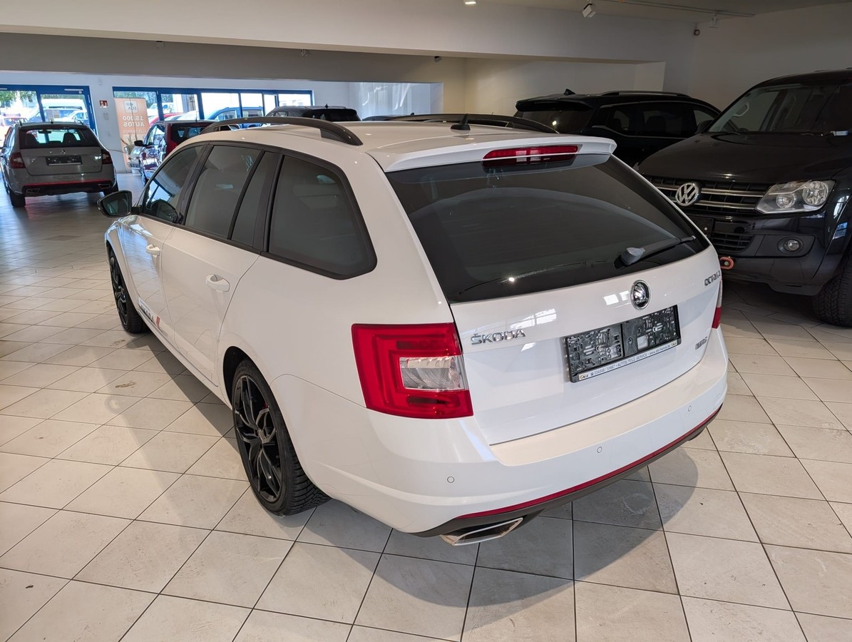 Skoda Octavia Combi 2.0 TDI RS Standheizung NAVI 
