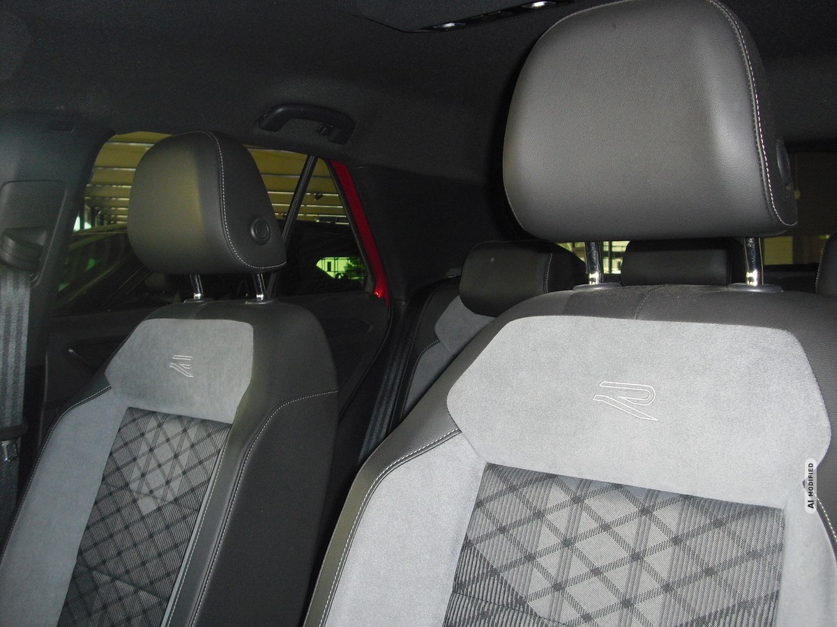 Volkswagen T-Roc 2.0 TSI R-Line 4Motion AHK*RFK*SHZ 