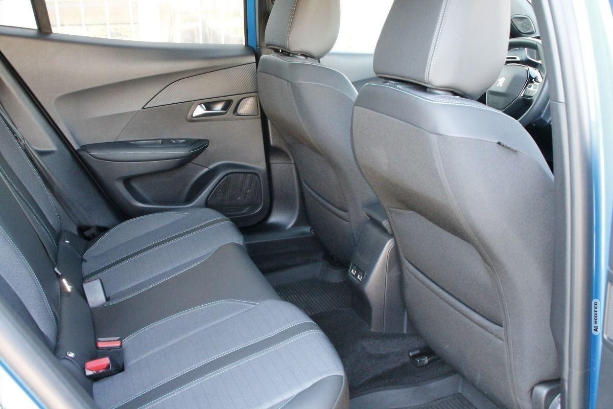 Peugeot 2008 E- Allure Pack Elektro / Navi