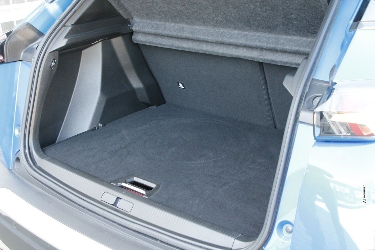 Peugeot 2008 E- Allure Pack Elektro / Navi