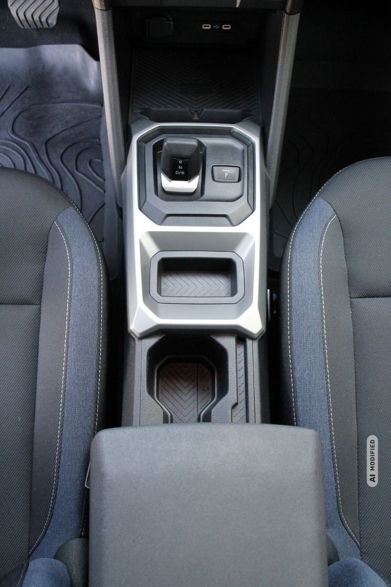 Dacia Duster Journey hybrid 140