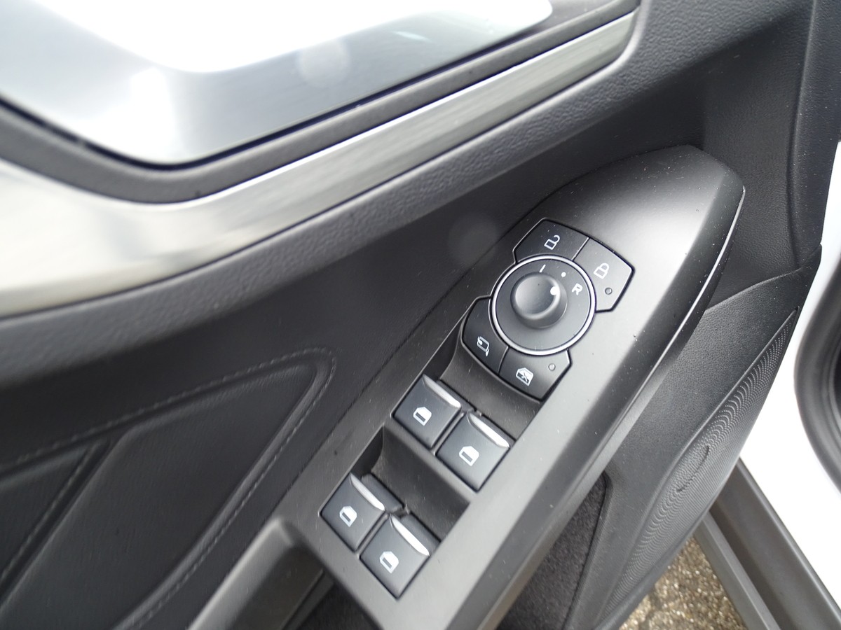 Ford Focus 1.0 EcoBoost Turnier Mild-Hybrid Titanium 