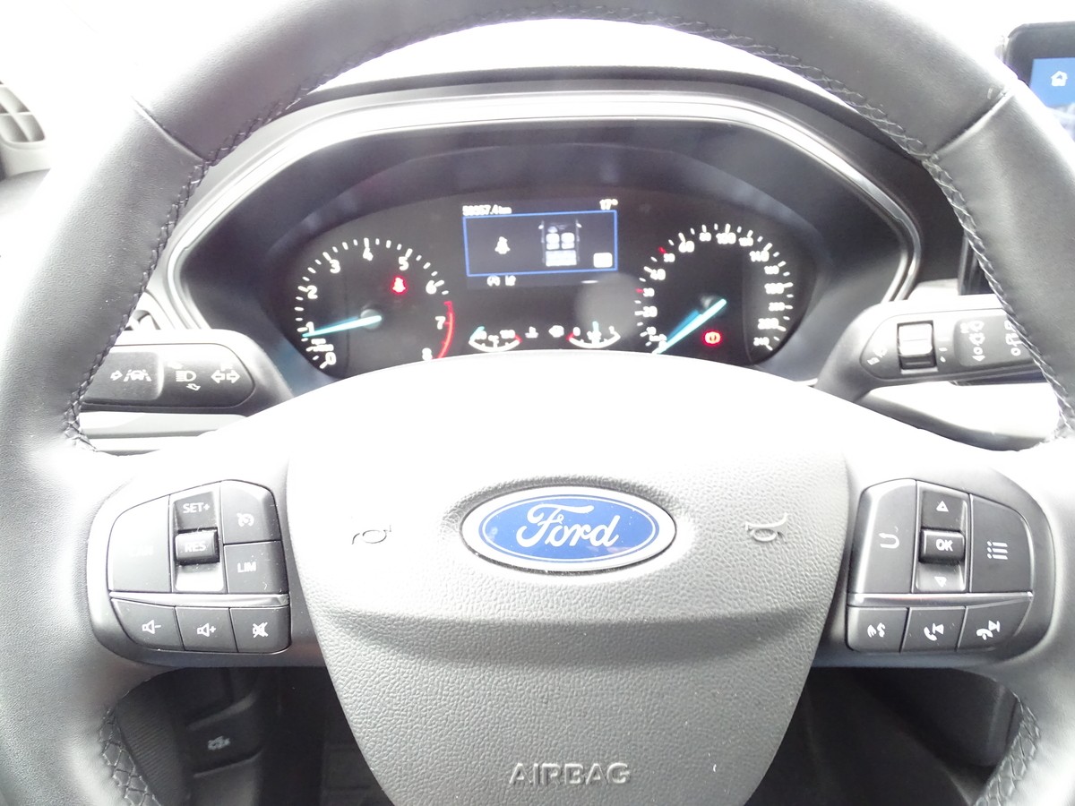 Ford Focus 1.0 EcoBoost Turnier Mild-Hybrid Titanium 