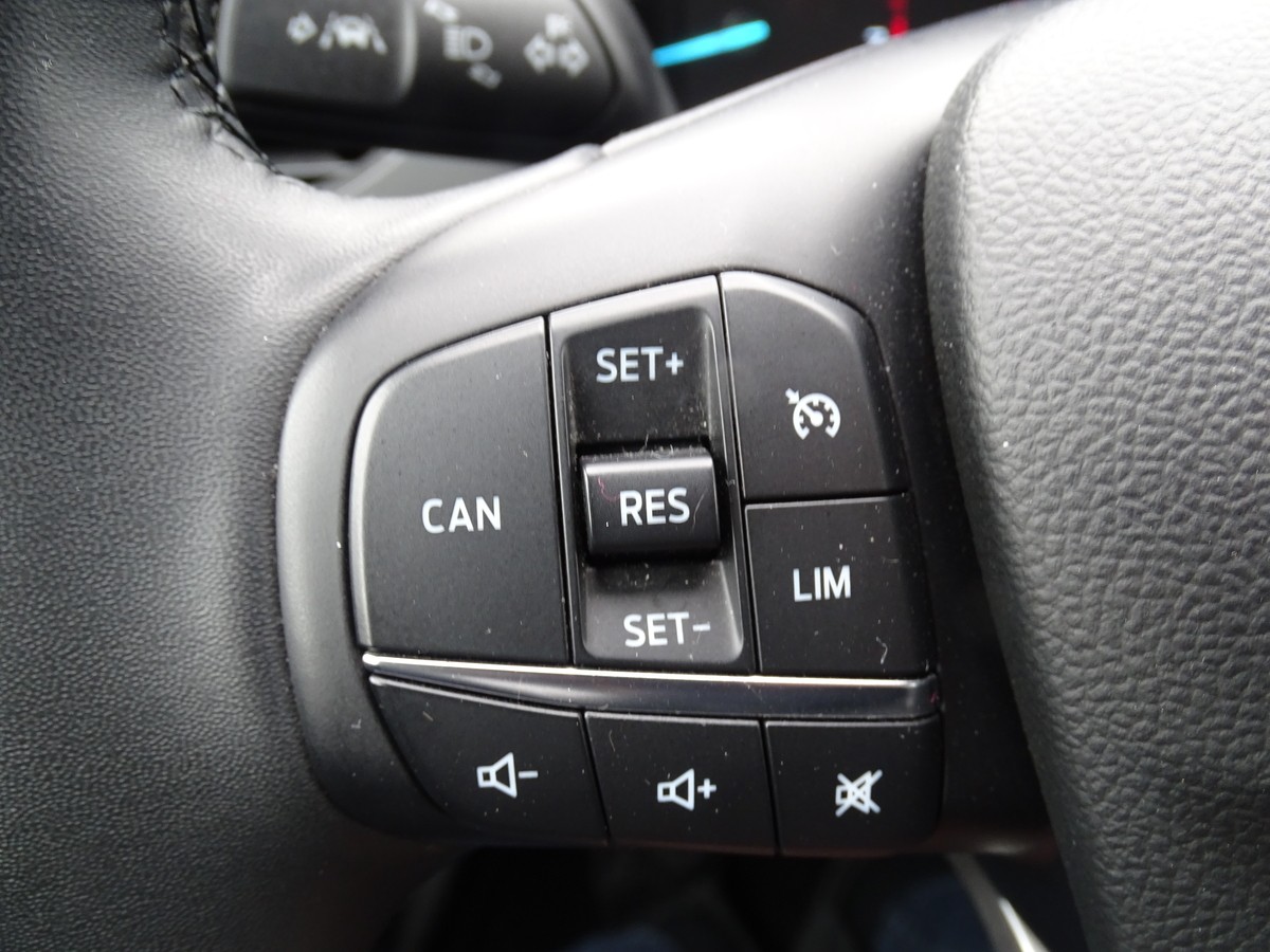 Ford Focus 1.0 EcoBoost Turnier Mild-Hybrid Titanium 