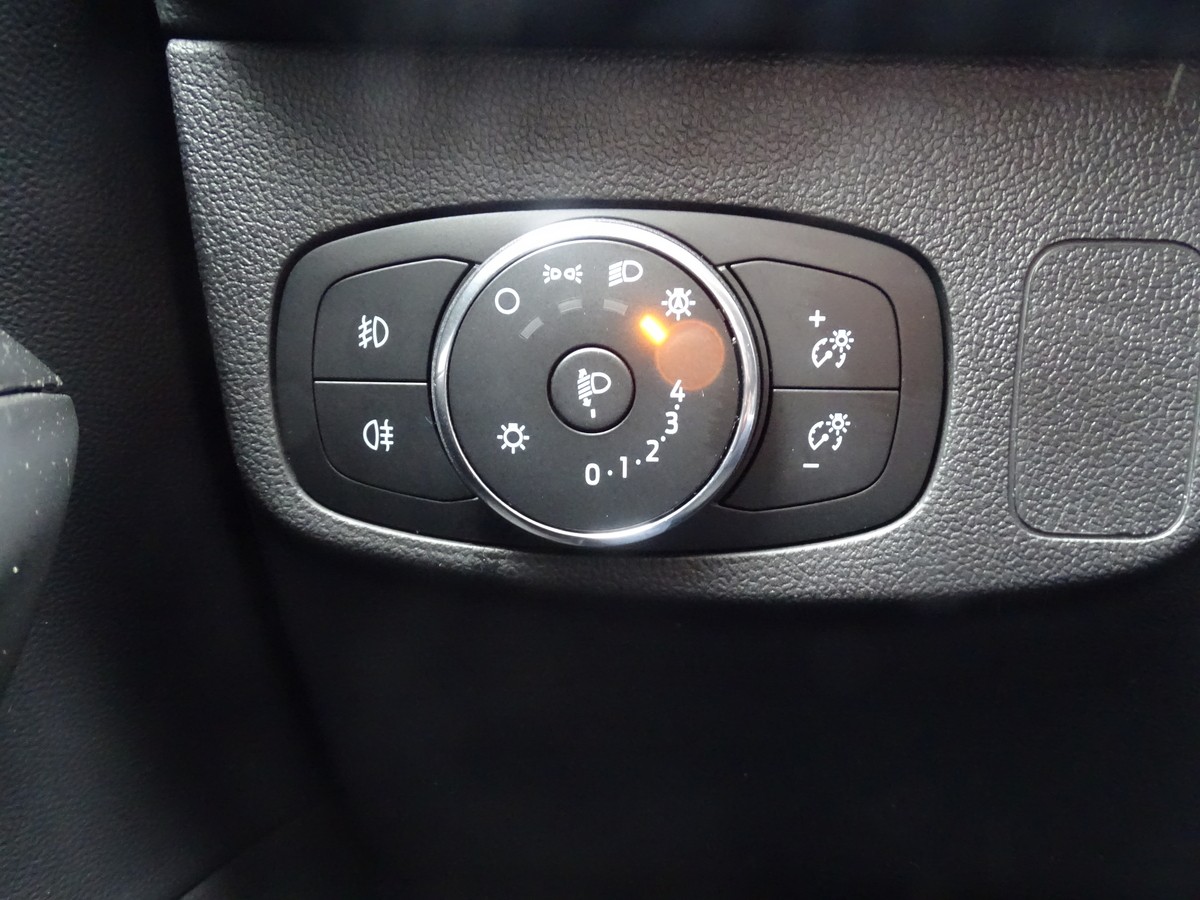 Ford Focus 1.0 EcoBoost Turnier Mild-Hybrid Titanium 