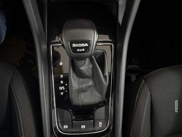 Skoda Karoq 2.0TDI 4x4 NAVI LED KAMERA TRAVELLER AHK