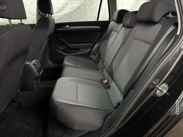 Volkswagen Passat 2.0TDI DSG Navi LED Kamera CarPlay DAB