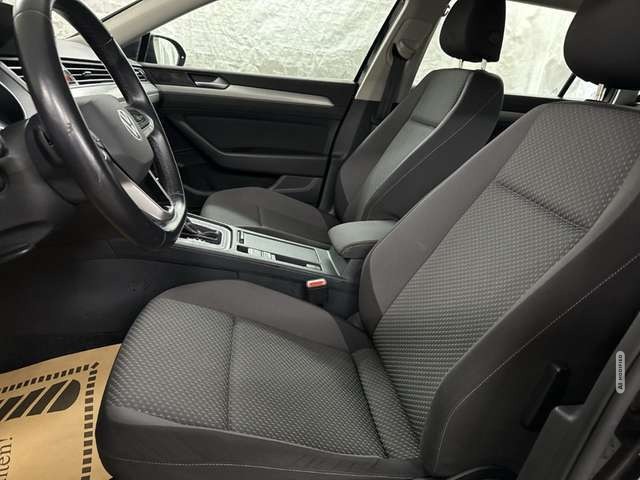 Volkswagen Passat 2.0TDI DSG Navi LED Kamera CarPlay DAB