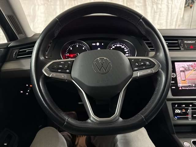 Volkswagen Passat 2.0TDI DSG Navi LED Kamera CarPlay DAB