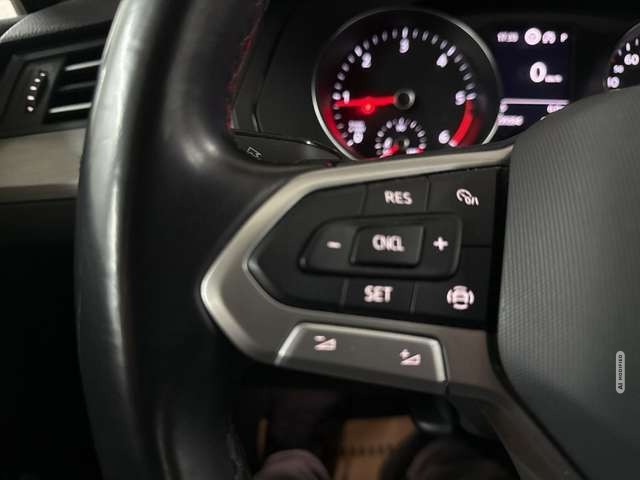 Volkswagen Passat 2.0TDI DSG Navi LED Kamera CarPlay DAB