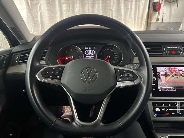 Volkswagen Passat 2.0TDI Business NAVI LED KAMERA CARPLAY