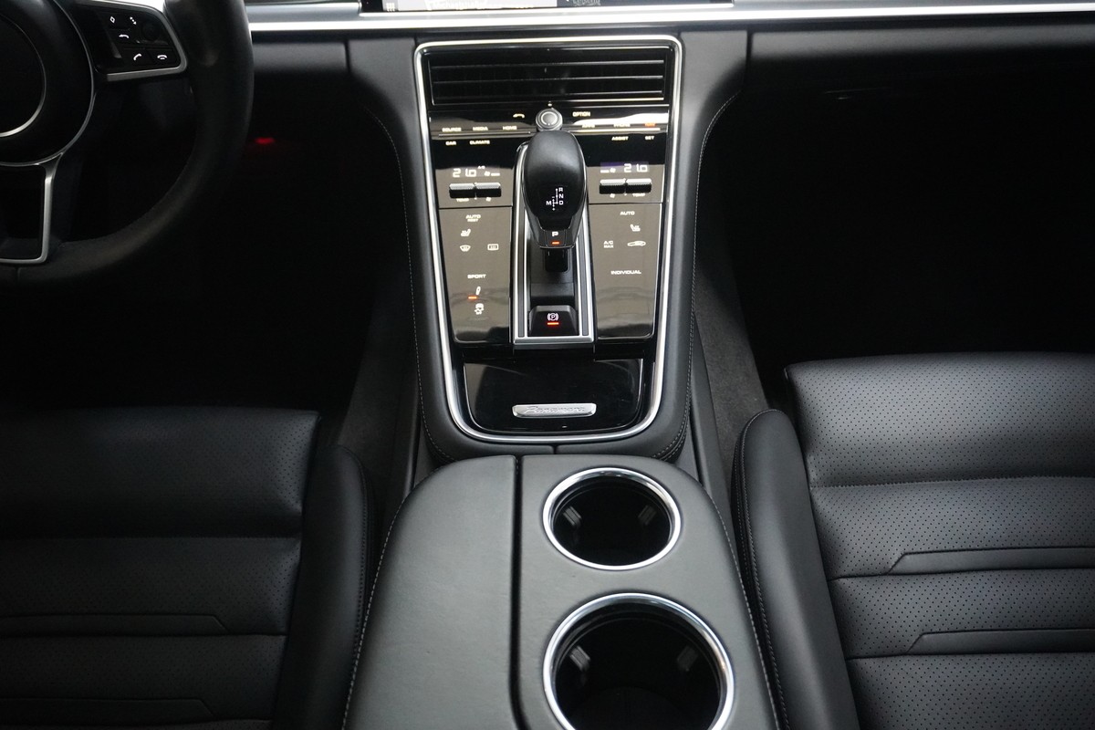 Porsche Panamera 4 PDLS Pano R.Cam Memory Bose 