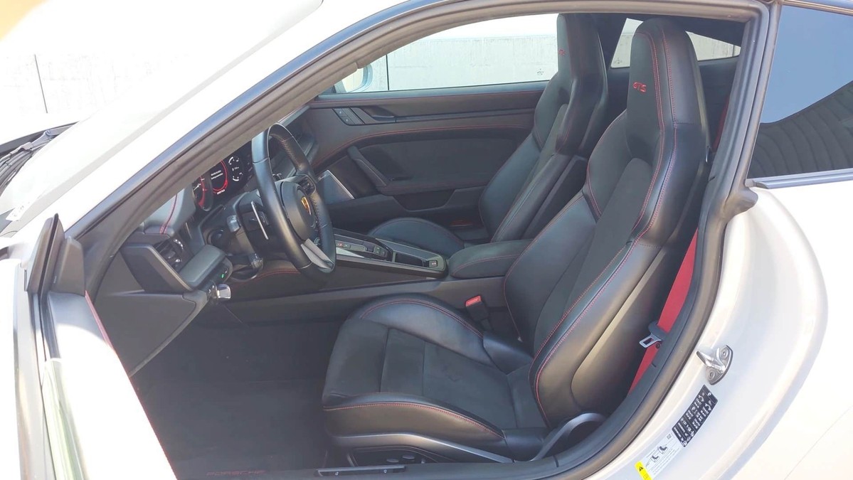Porsche 992 Carrera 3.0 GTS 4 AERO-KIT / 1. HAND / LIFT / ACC / LED