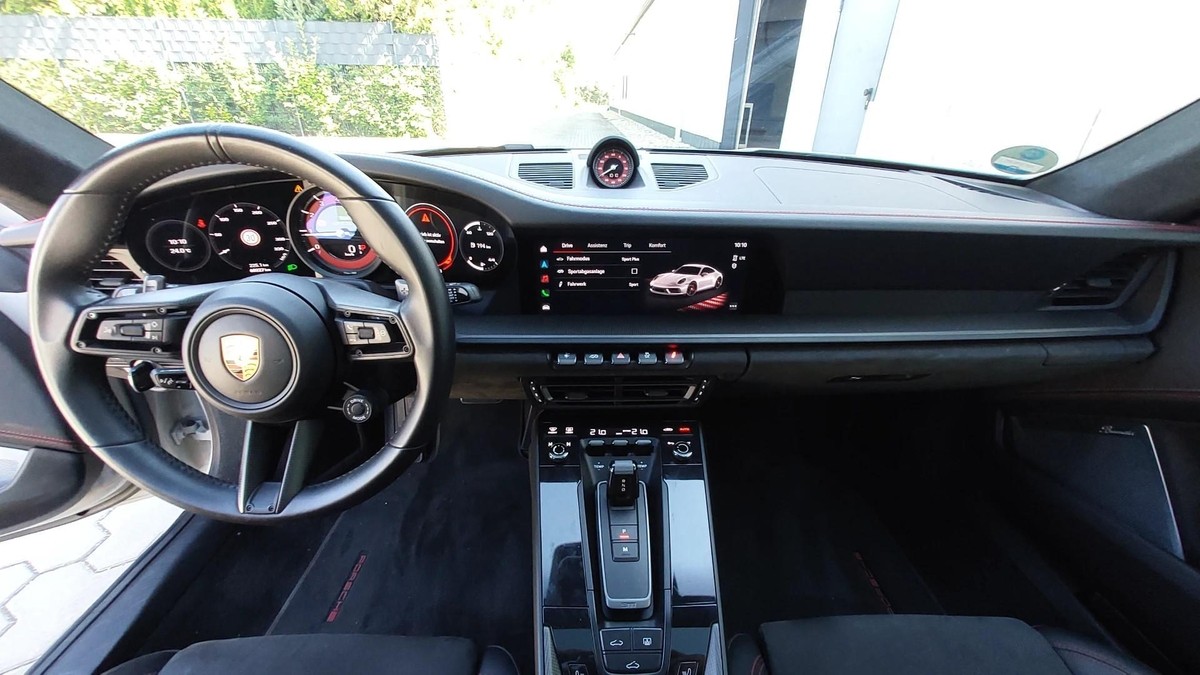 Porsche 992 Carrera 3.0 GTS 4 AERO-KIT / 1. HAND / LIFT / ACC / LED