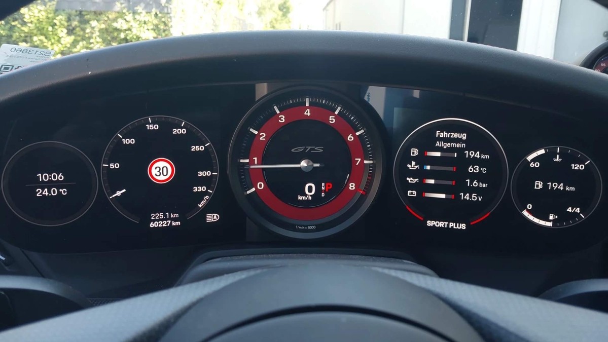 Porsche 992 Carrera 3.0 GTS 4 AERO-KIT / 1. HAND / LIFT / ACC / LED