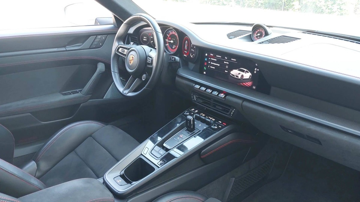 Porsche 992 Carrera 3.0 GTS 4 AERO-KIT / 1. HAND / LIFT / ACC / LED