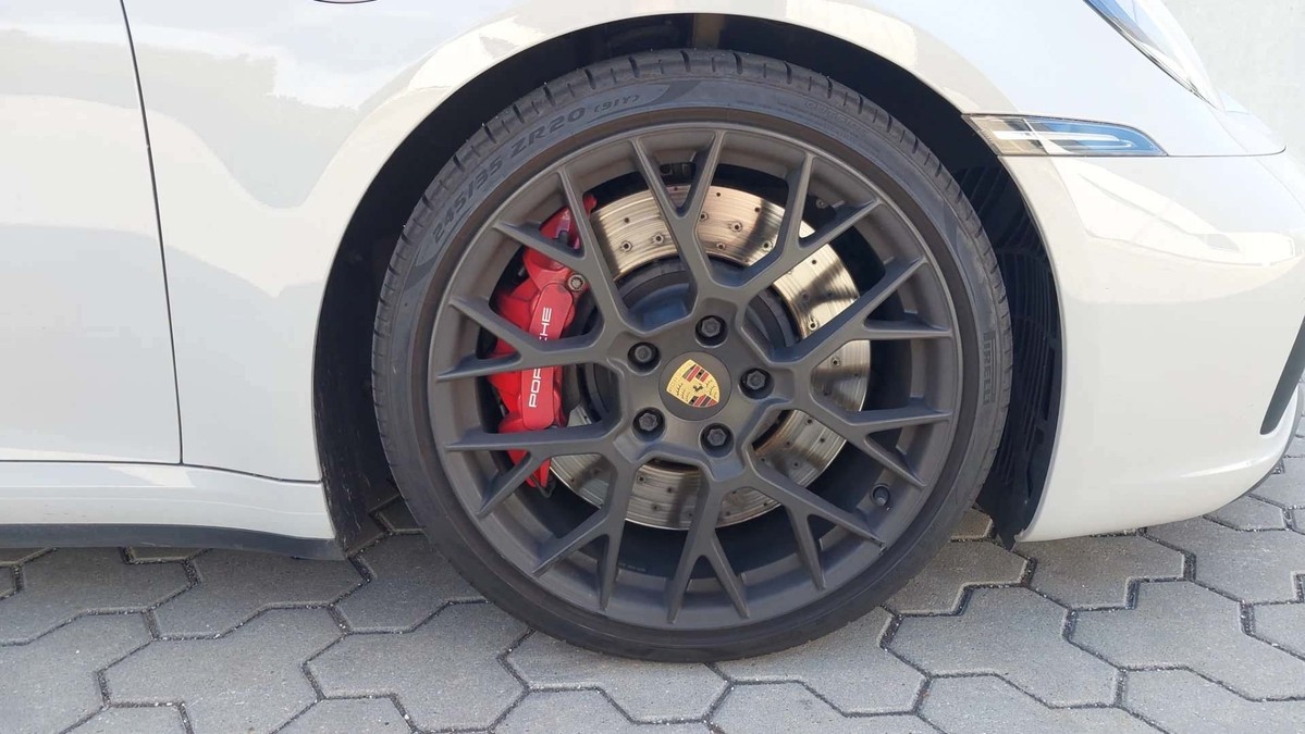 Porsche 992 Carrera 3.0 GTS 4 AERO-KIT / 1. HAND / LIFT / ACC / LED