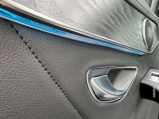 Mercedes-Benz C 200 AMG Line *VOLL*HEAD*LUFT*PANO*LEDER*