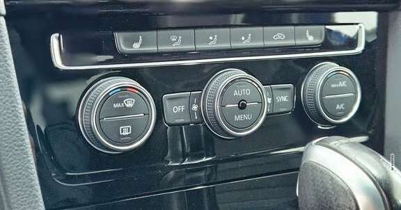 Volkswagen Golf R Lim. 4Motion 300PS*DIGITAL*LED*KAM*LEDER*