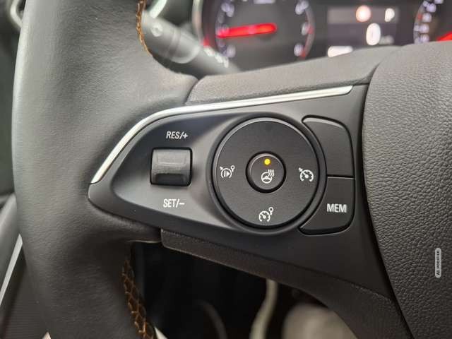 Opel Crossland X *PDC*SPURASST*AUTOMATIK*7400KM*NEU