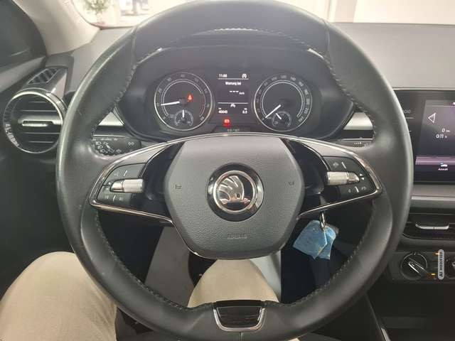 Skoda Fabia Ambition *LED*SHZ*CARPLAY*DAB*PDC*SPUR*