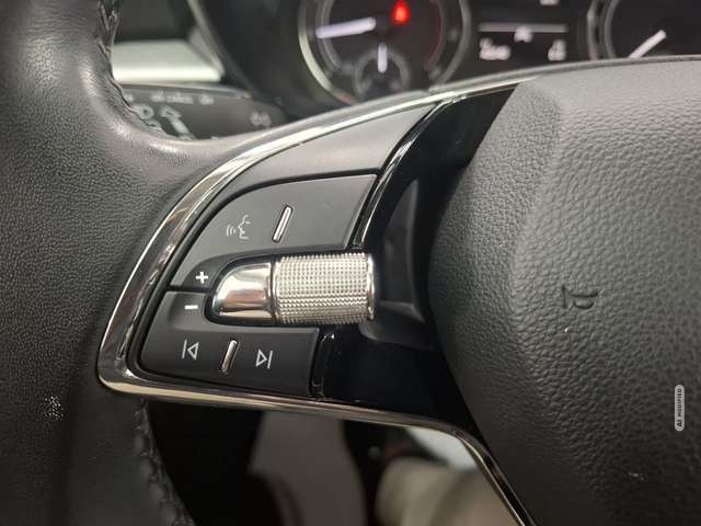 Skoda Fabia Ambition *LED*SHZ*CARPLAY*DAB*PDC*SPUR*