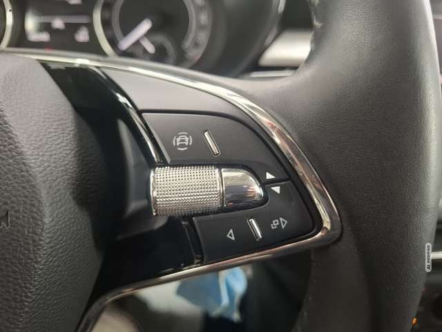 Skoda Fabia Ambition *LED*SHZ*CARPLAY*DAB*PDC*SPUR*