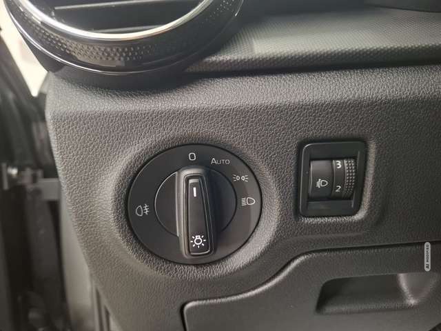 Skoda Fabia Ambition *LED*SHZ*CARPLAY*DAB*PDC*SPUR*