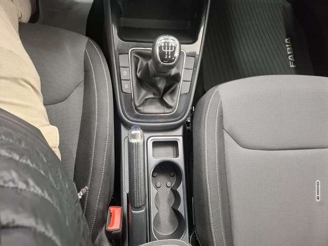 Skoda Fabia Ambition *LED*SHZ*CARPLAY*DAB*PDC*SPUR*