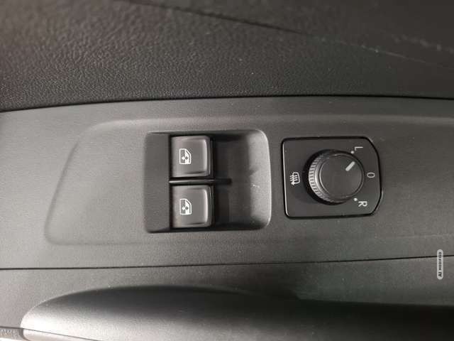 Skoda Fabia Ambition *LED*SHZ*CARPLAY*DAB*PDC*SPUR*