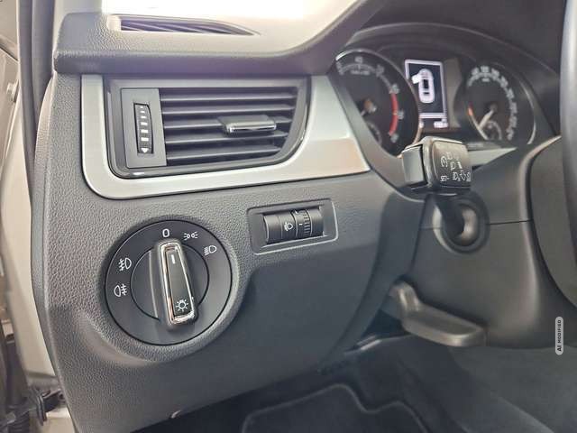 Skoda Rapid Spaceback Ambition *PANO*AUTOM*KLIMA*TOP*