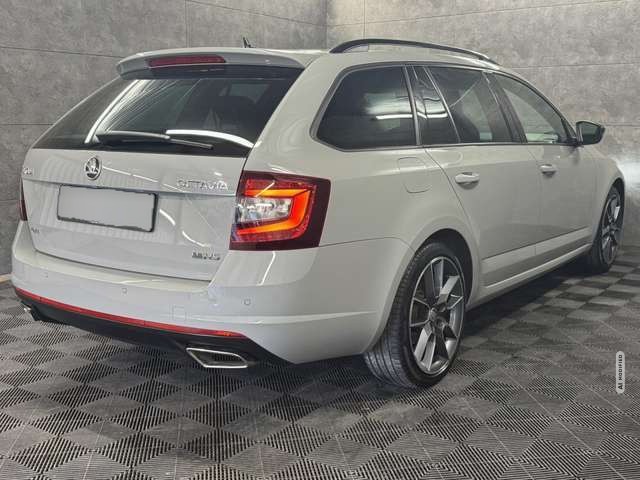 Skoda Octavia 2.0 TDI RS 4x4 DSG*Navi*LED*ACC*VC*PDC* Klima