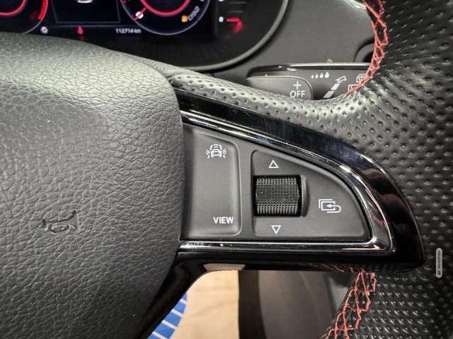 Skoda Octavia 2.0 TDI RS 4x4 DSG*Navi*LED*ACC*VC*PDC* Klima
