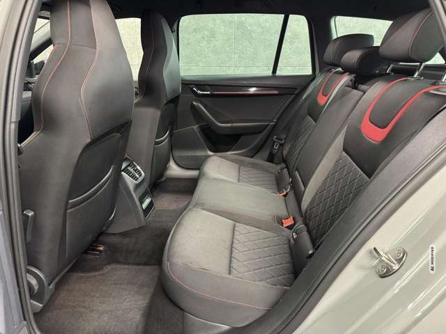 Skoda Octavia 2.0 TDI RS 4x4 DSG*Navi*LED*ACC*VC*PDC* Klima
