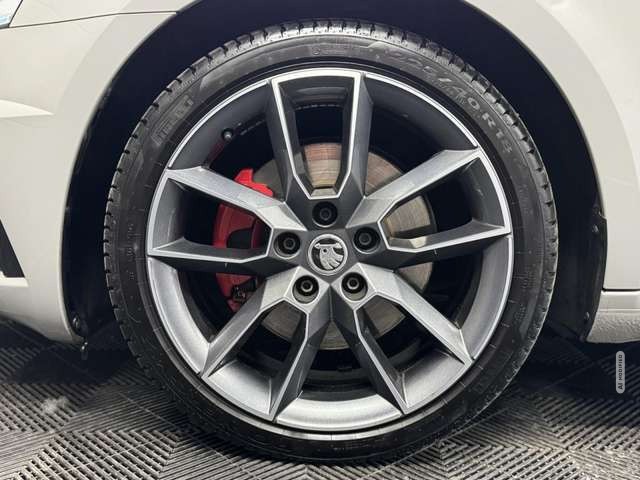 Skoda Octavia 2.0 TDI RS 4x4 DSG*Navi*LED*ACC*VC*PDC* Klima