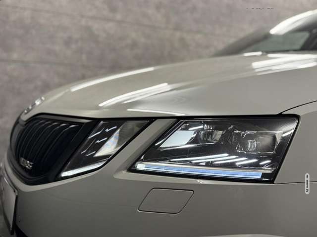 Skoda Octavia 2.0 TDI RS 4x4 DSG*Navi*LED*ACC*VC*PDC* Klima