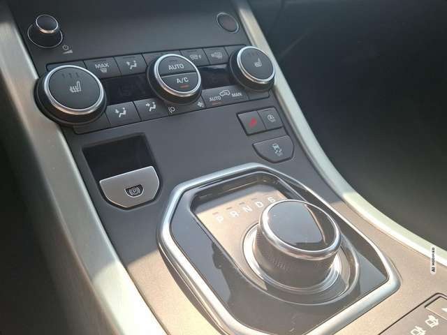 Land Rover Range Rover Evoque 2.0 TD4 SE Dynamic LEDER / NAVI