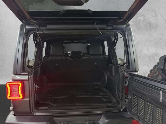 Jeep Wrangler Rubicon Unlimit. LED LEDER MOTORSCHADEN