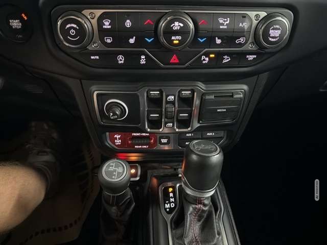 Jeep Wrangler Rubicon Unlimit. LED LEDER MOTORSCHADEN